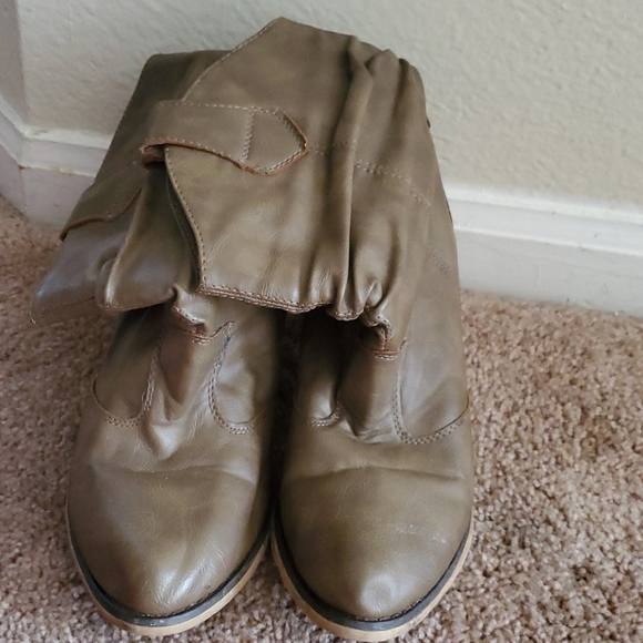 Shoes - Picture 2 of 2